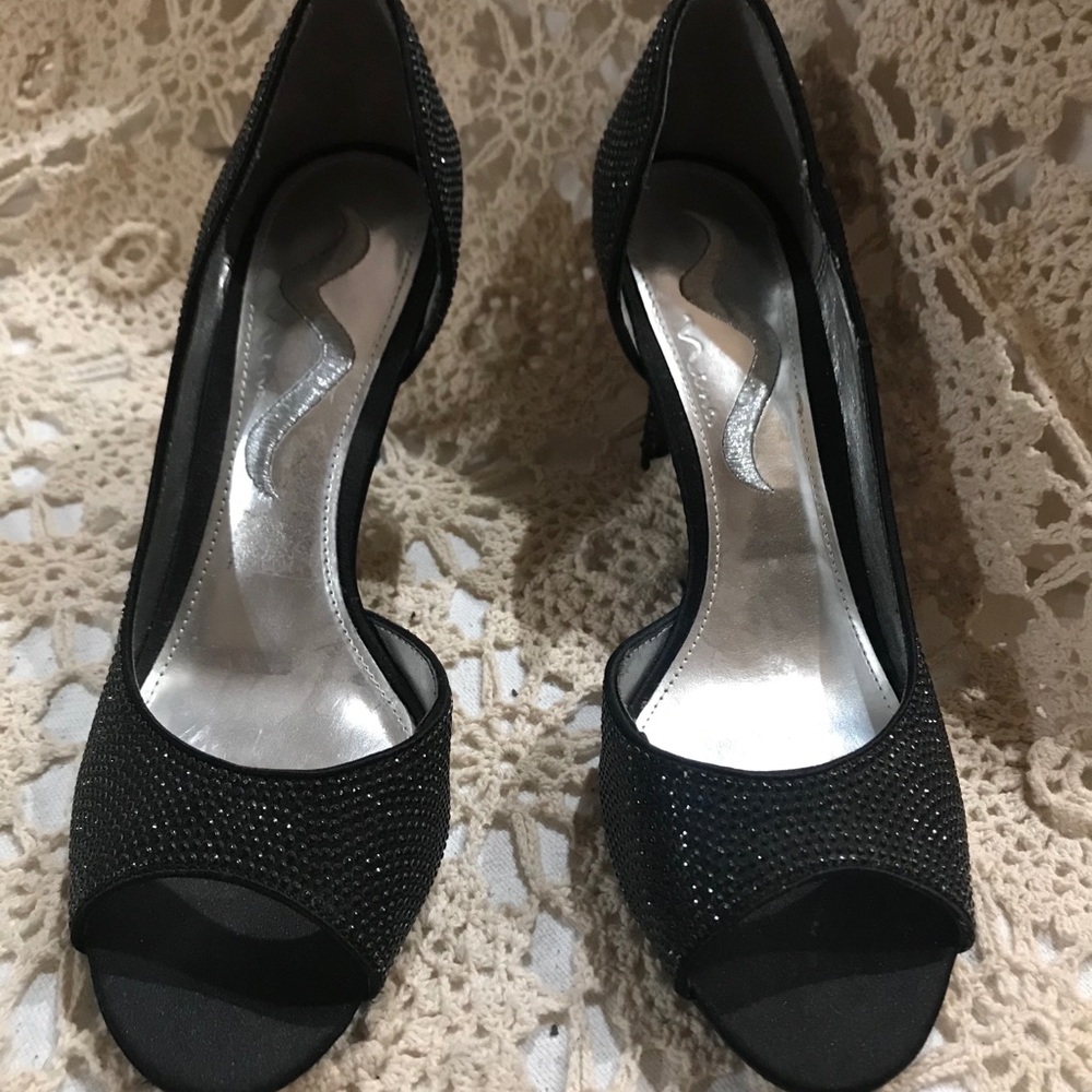 Nina’s women’s open toe heels
